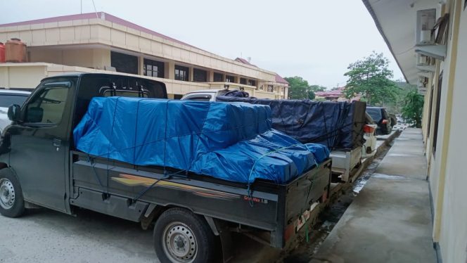 
 Dua Mobil Pick up bermuatan empat ton pertalite diamankan Polda Sultra. Foto: Istimewa