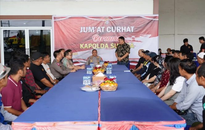 
 Kegiatan Jumat Curhat bersama Kapolda Sultra. Foto: Istimewa