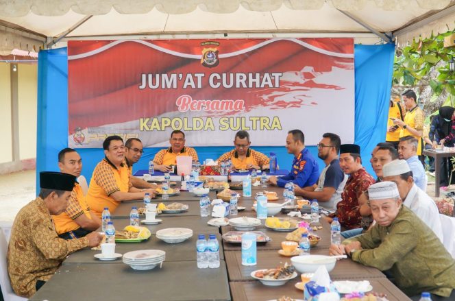 
 Jumat Curhat bersama Kapolda Sultra bersama  masyarakat nelayan di Kelurahan Bungkutoko Barat, Kecamatan Nambo, Kota Kendari. Foto: Istimewa 