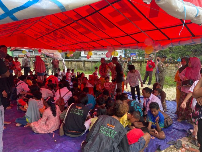  
Kegiatan Psychological First Aid bagi anak-anak penyintas gempa di Papua. Foto: Istimewa
