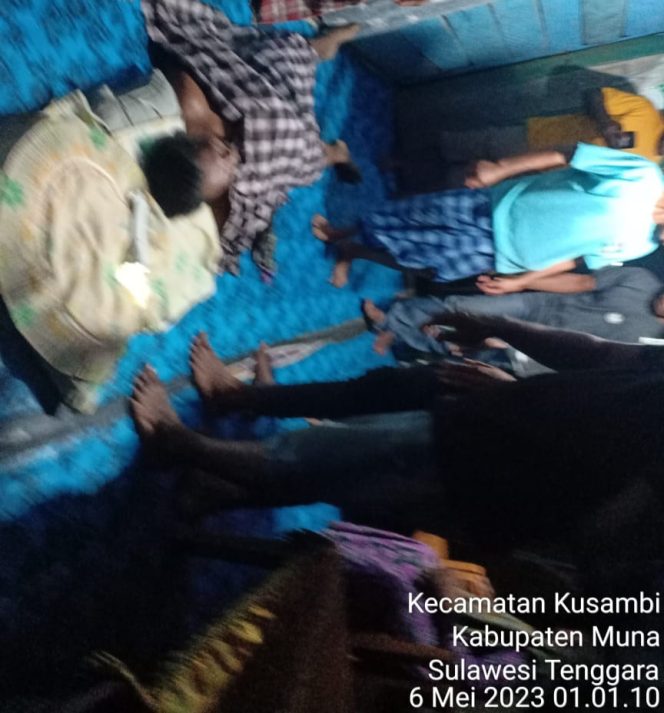 
 Korban saat dievakuasi di kediamannya. Foto: Istimewa