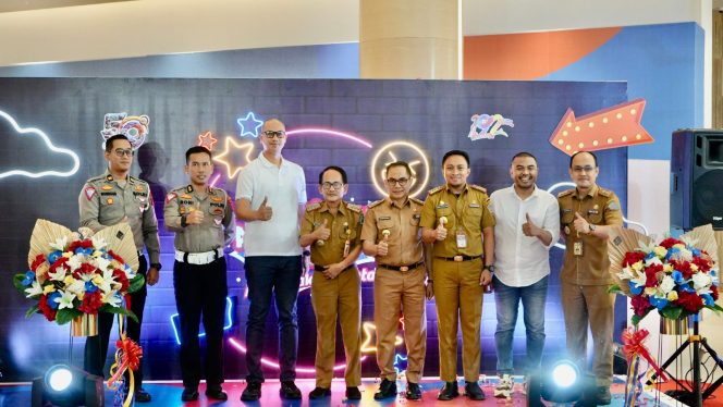 
 Kalla Toyota menggelar event public display bertajuk Amayzing Sale, Aman Pakai Toyota. 