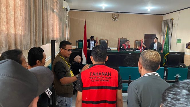 
 Suasana ruang persidangan Pengadilan Negeri Kendari. Foto: Tim Redaksi 