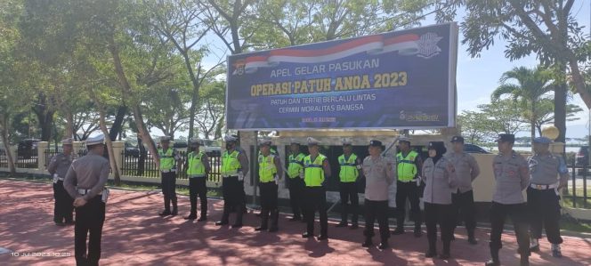 
 Personil Satlantas Polres Muna saat mengikuti apel sebelum turun lapangan melakukan operasi patuh anoa. Foto: Nursan 