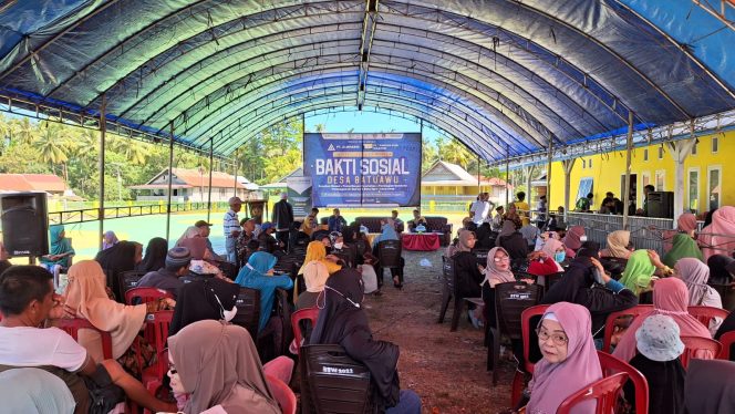 
 Kegiatan bakti sosial yang dilaksanakan PT TBS dan PT Almharig di Desa Batuawu Kecamatan Kabaena Selatan. Foto: Istimewa