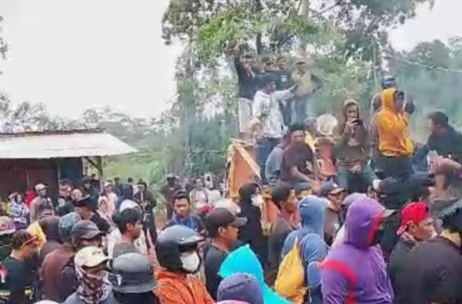 
 Aliansi Petani Merica menggelar aksi unjuk rasa menolak perluasan tambang PT Vale Indonesia di Blok Loeha Raya. Foto: Istimewa 