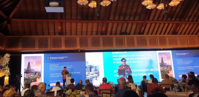 
 Menkumham Yasonna H Laoly saat memberikan sambutan pada Government and Business Forum (GABF) di Hyatt Regency Sanur, Bali. Foto: Istimewa 