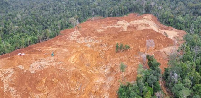 
 Aktivitas pertambangan di Desa Waturambaha Kecamatan Lasolo Kepulauan Kabupaten Konawe Utara diduga dilakukan PT Roshini. Foto: Istimewa