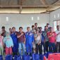 Ditpolairud Polda Sultra memberikan santunan kepada keluarga nelayan korban penembakan di Laonti. Foto: Istimewa 
