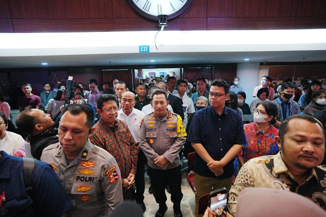 
 Kapolri Jenderal Listyo Sigit Prabowo meninjau Gereja Reformed Injili Indonesia (GRII) dan Gereja Katedral, Jakarta Pusat. Foto: Istimewa