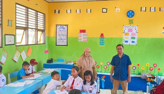 
 Dosen PGSD FKIP UHO melakukan penelitian tentang kemampuan literasi matematika di SDN 100 Kendari. Foto: Istimewa