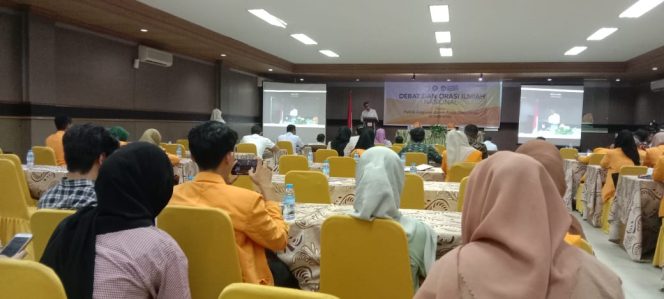 
 Dekan FISIP UHO, Prof Eka Suaib memberikan sambutan pada pembukaan lomba debat dan orasi ilmiah. Foto: Penafaktual.com