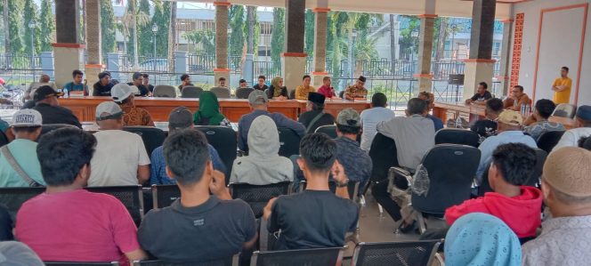 
 Sejumlah perwakilan pengungsi Maluku dan Malu Utara mengikuti rapat dengar pendapat di DPRD Sultra. Foto: Penafaktual.com