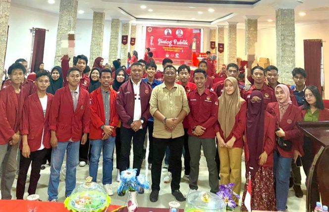 
 Foto bersama dialog dan pemateri usai kegiatan dialog. Foto: Istimewa