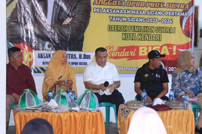 
 Aksan Jaya Putra melaksanakan reses masa sidang I tahun 2023-2024 di Kelurahan Wuawua Kecamatan Wuawua Kota Kendari. Foto: Istimewa