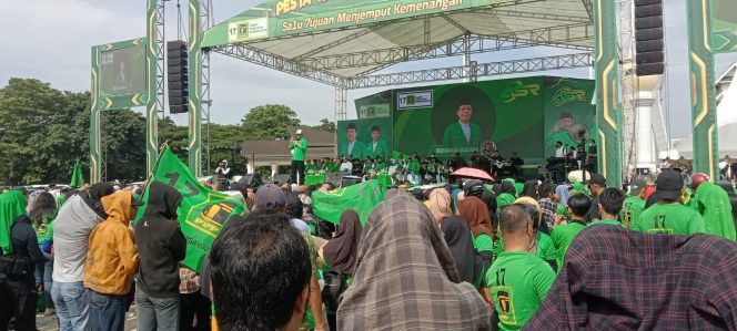 
 Pesta Rakyat PPP bertajuk “Satu Tujuan Menjemput Kemenangan” di MTQ Kendari, Minggu, 4 Februari 2024. Foto: penafaktual.com