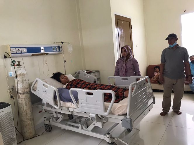 
 Korban perundungan atau bullying inisial AN (16) sedang menjalani perawatan medis. Foto: Istimewa