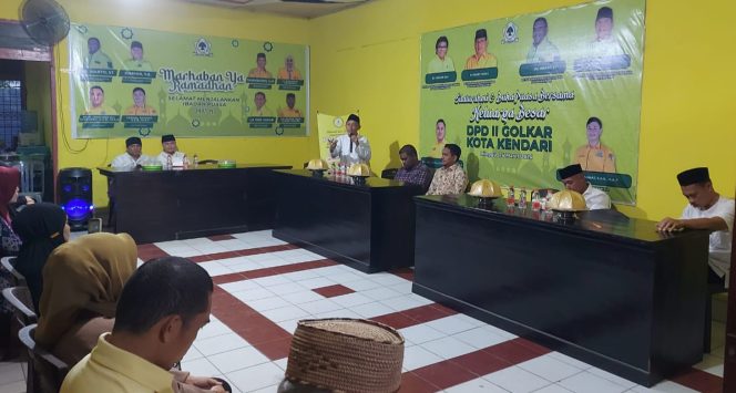 
 Suasana buka puasa bersama Pengurus DPD II Partai Golkar Kota Kendari. Foto: Penafaktual.com