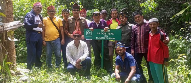 
 Persatuan Masyarakat Muna Indonesia (PMMI) melakukan kunjungan dan ziarah ke Makam ulama La Ode Teke bin La Ode Husaeni di Desa Polua Kecamatan Sampara Kabupaten Konawe. Foto: Istimewa