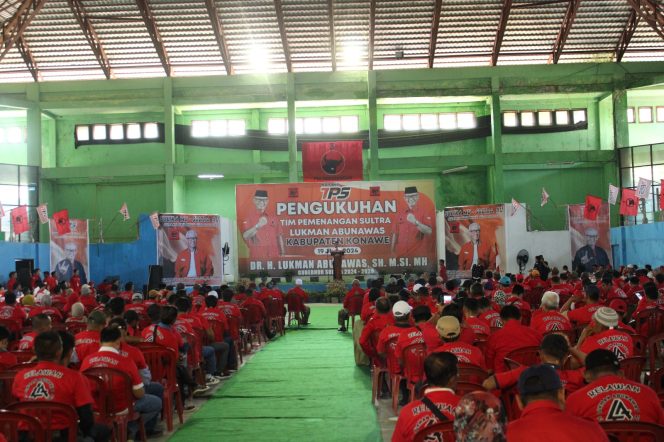 
 Pengukuhan Pengurus Tim Pemenangan Sultra (TPS) Lukman Abunawas Kabupaten Konawe. Foto: Istimewa
