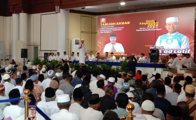 
 Tabligh Akbar bersama Andi Sumangerukka yang dihadiri Ustazd Dr Das’ad Latif. Foto: Penafaktual.com  