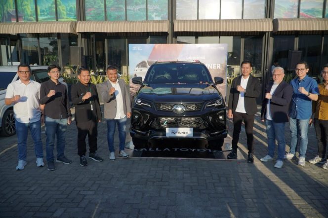 
 Kalla Toyota resmi launching New Fortuner 2.8 GR Sport 4x4 with TSS yang tampil lebih sporty dan elegant. Foto: Penafaktual.com