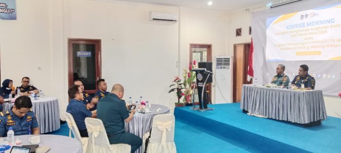 
 Rapat koordinasi persiapan menghadapi angkutan natal 2024 dan tahun baru 2025 (Nataru) serta progres pemasangan CCTV AIS Receiver di Pelabuhan. Foto: Penafaktual.com  