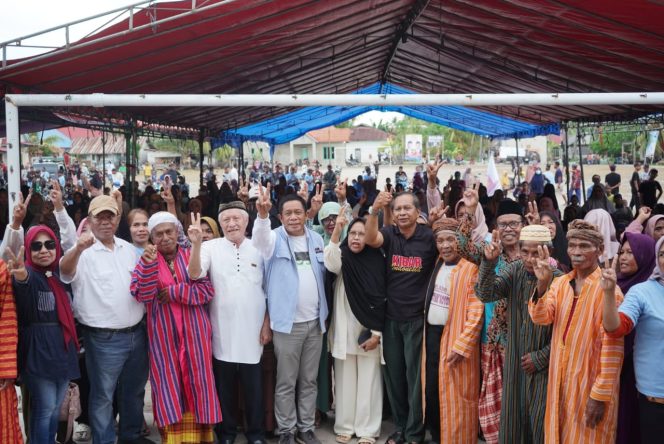 
 Kampanye di Siompu, ASR-Hugua Janjikan Listrik 24 Jam dan Pemekaran Kepton