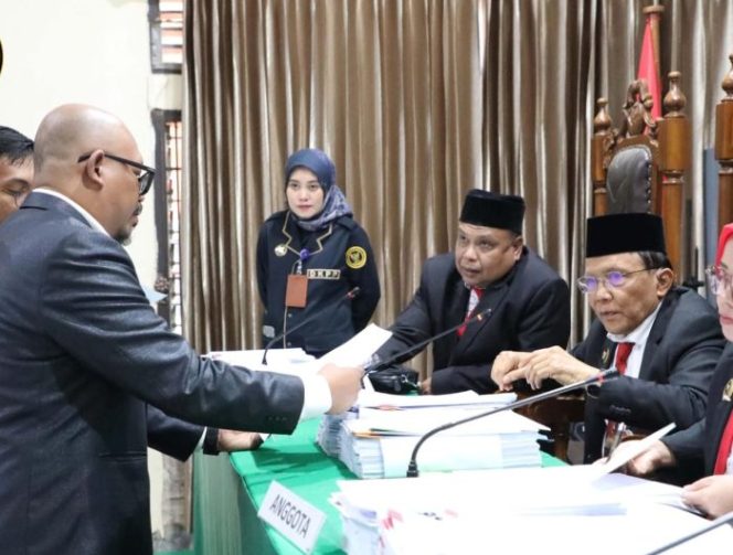 
 DKPP mengadakan sidang pemeriksaan terkait dugaan pelanggaran (KEPP di Kota Kendari. Foto: Penafaktual.com