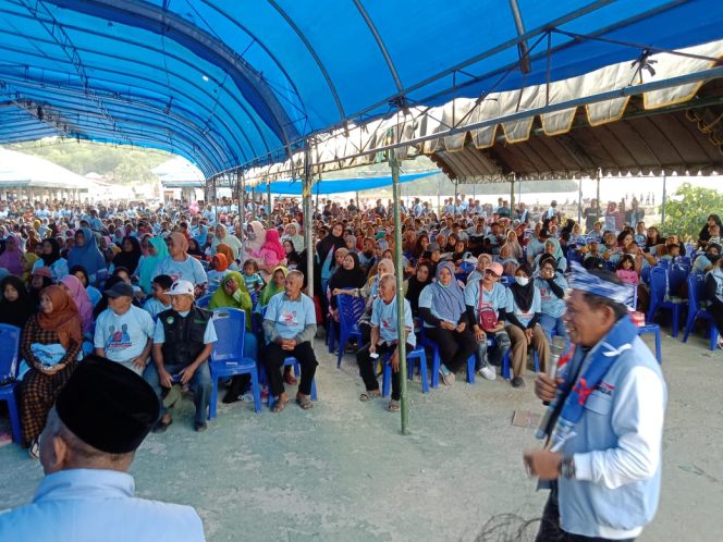 
 Andi Sumangerukka-Hugua menggelar kampanye terbatas di Desa Boneatiro Kecamatan Kapontori Kabupaten Buton. Foto: Istimewa  