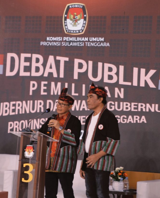 
 Lukman Abunawas-Laode Ida ikut dalam debat perdana Pilgub Sulawesi Tenggara. Foto: Penafaktual.com