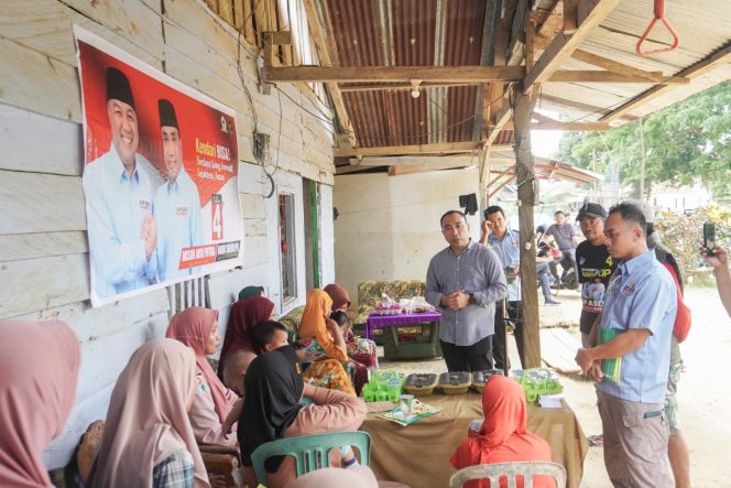 
 Andi Sulolipu blusukan di Kelurahan Mandonga Kecamatan Mandonga. Foto: Penafaktual.com