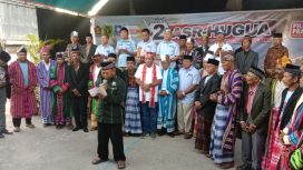 Tokoh Adat dan Parabela di Kecamatan Surawolio Kota Baubau mendoakan ASR-Hugua untuk memenangkan Pilgub Sultra 27 November 2024. Foto: Istimewa