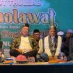 H Ruksamin-Sjafei Kahar menghadiri acara sholawatan di Yayasan Pondok Pesantren Minhajut Thullab di Andolo Utama, Buke, Konawe Selatan. Foto: Istimewa