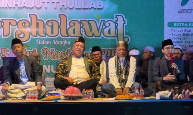 
 H Ruksamin-Sjafei Kahar menghadiri acara sholawatan di Yayasan Pondok Pesantren Minhajut Thullab di Andolo Utama, Buke, Konawe Selatan. Foto: Istimewa