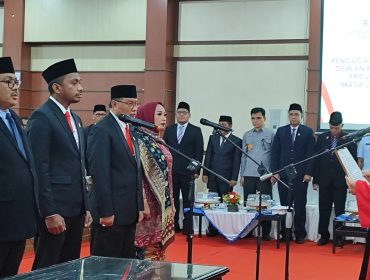 La Ode Tariala resmi dilantik sebagai Ketua Dewan Perwakilan Rakyat Daerah Sulawesi Tenggara. Foto: Istimewa