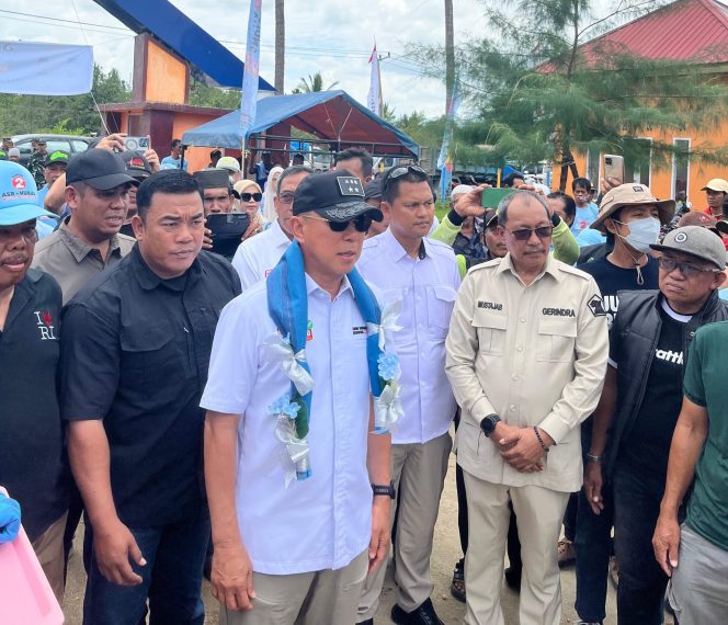 
 Kampanye ASR-Hugua di Pantai Kalomang, Kelurahan Watubangga, Kabupaten Kolaka. Foto: Istimewa