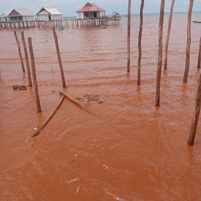 
 Kondisi banjir lumpur di Desa Baliara Kecamatan Kabaena Barat. Foto: Istimewa