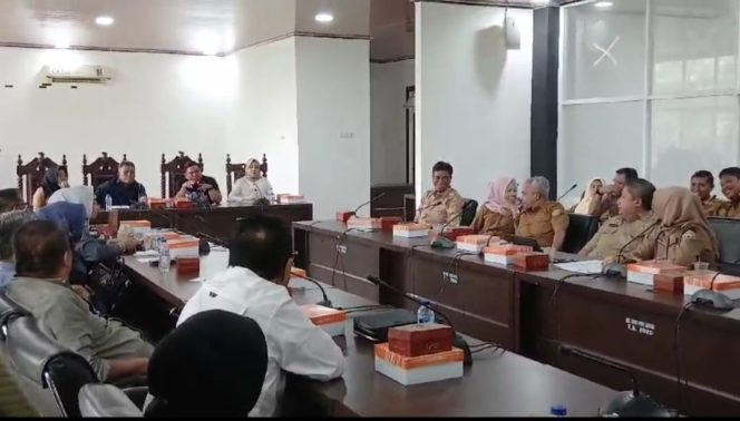  
Rapat Dengar Pendapat (RDP) terkait keterlambatan pembayaran Tunjangan Profesi Guru (TPG). Foto: Istimewa
