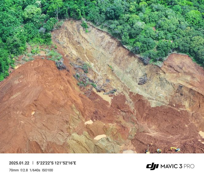 
 Lahan miliki Wawan Zulkarnain warga Desa Pongkalaero Kecamatan Kabaena Selatan Kabupaten Bombana yang longsor diduga akibat aktivitas PT Tekonindo. Foto: Istimewa