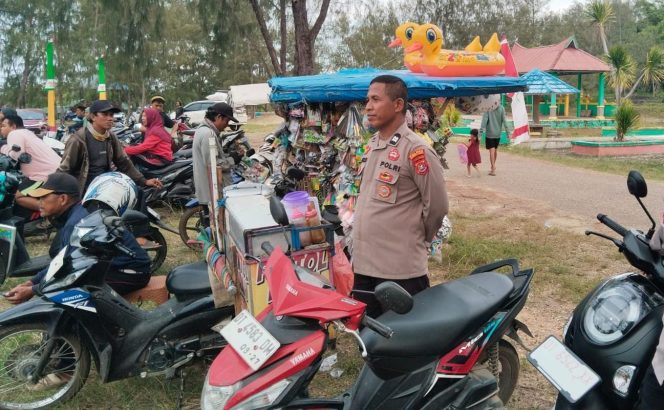 
 Salah satu personel Polre Konawe Utara melaksanakan pengamanan dan monitoring tempat wisata khususnya di wilayah hukum Polres Konawe Utara. Foto: Istimewa