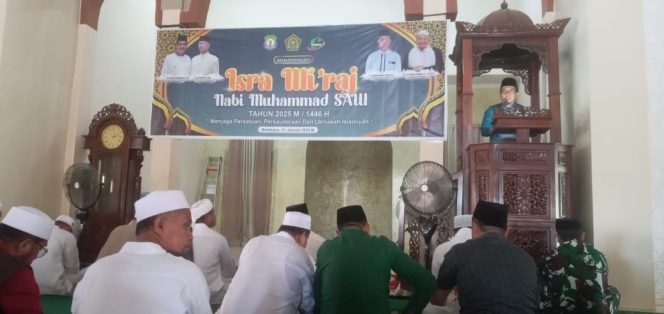 
 Suasana peringatan peringatan Isra' Mi'raj Nabi Muhammad SAW 1446 Hijriah tahun 2025 oleh Pemerintah Kabupaten Bombana di Masjid Agung Nurul Iman. Foto: Penafaktual.com/fan) 