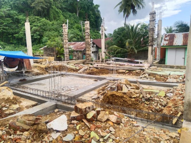 
 Pembangunan masjid senilai Rp675 Juta di Kelurahan Tondonggeu, Kecamatan Nambo, Kota Kendari yang merupakan bantuan CSR PT MCM dan PT TAS. Foto: Istimewa