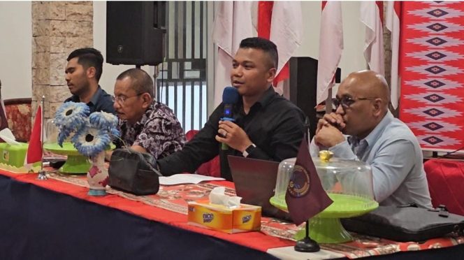 
 Para akademisi dan praktisi hukum di Sulawesi Tenggara yang menjadi pembicara dalam FGD di Universitas Sulawesi Tenggara. Foto: Penafaktual.com
