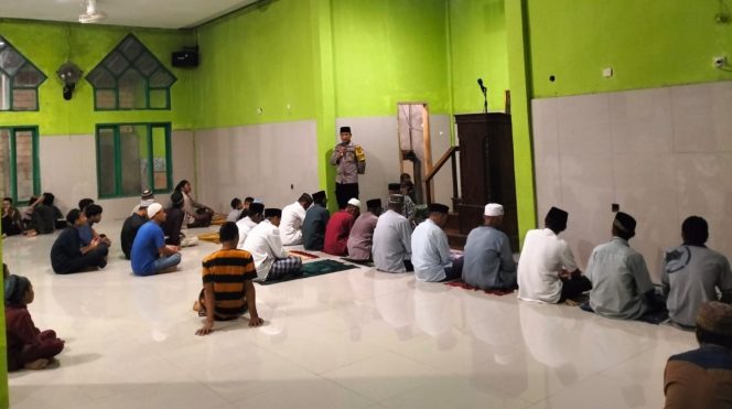 
					Bhabinkamtibmas Desa Boroboro Gelar Kultum Subuh dan Penyuluhan Kamtibmas