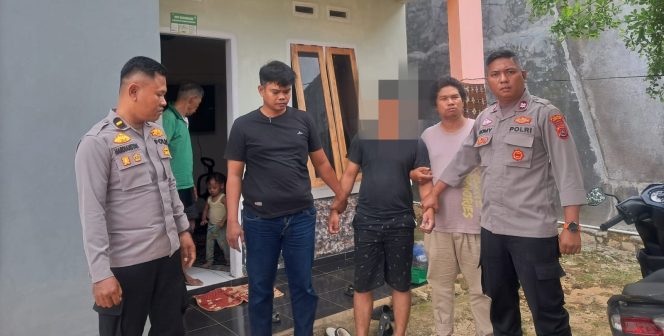 
 Pelaku penganiayaan Rf diamankan oleh personil Polsek Bondoala. Foto: Istimewa