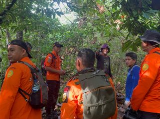 Operasi pencarian hari kedua terhadap WA Seoladi (74) seorang perempuan lansia yang diduga hilang di kebun Desa Kumbewaha, Kecamatan Siotapina, Kabupaten Buton. Foto: Istimewa