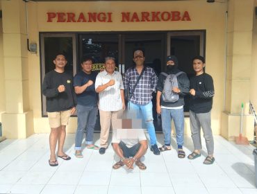 Polres Muna menangkap satu orang pelaku pengedar sabu berinisial K alias Pacel di Jalan Poros Warangga, Kelurahan Mangga Kuning, Kecamatan Katobu, Kabupaten Muna. Foto: Istimewa