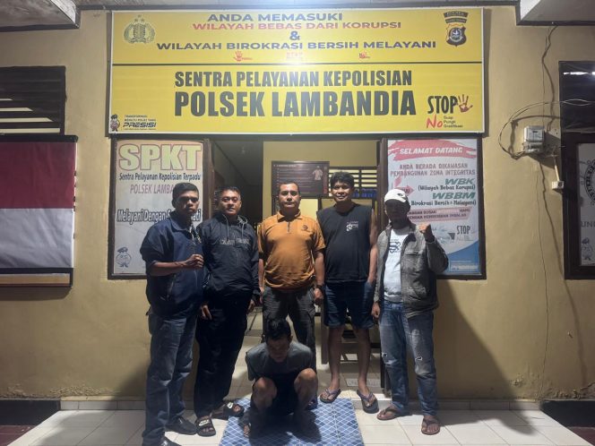 
 Personel Polsek Baruga bersama personel Polsek Lambadia berhasil mengamankan pelaku penganiayaan yang mengakibatkan seorang sopir mobil Kendari-Bombona meninggal dunia. Foto: Istimewa