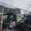 Aliansi Masyarakat Indonesia Menggugat (AMIN) menggelar aksi demontrasi di Kejaksaan Tinggi (Kejati) Sulawesi Tenggara. Foto: Istimewa